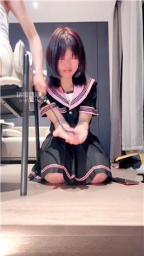 【调教视频】【音音】母狗-脚底下伺候主子化妆 bf59402