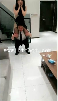 TL13821 黛颜S物业经理被驯服127分钟