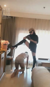 TL5279 冷颜女王 女老板玩弄下属钻跨踢打虐乳