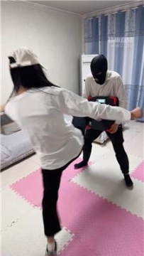 【调教视频】【足彩馆】捆绑群调暴力踢踹 bf57920