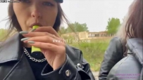 29679  LGF女女-皮靴暴踹碎头！Rose惨遭垃圾桶扣头疯狂跺踩舔脏鞋底，垃圾桶都踹碎了