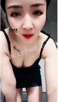 ZB5956上海白狐女王S调教圈养马桶开发58分