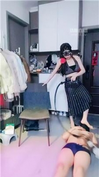 【调教视频】【妍妍S】寂寞少妇的脚下奴【双视角版】 JS260114-17