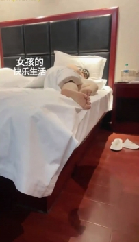 【绝美丹烟女神】最新线下调教狗狗口舌伺奉赏圣水45分