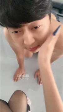 【调教视频】【甜甜】黑丝美腿踩虐地毯奴 JS250924-2