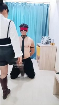 【调教视频】【笑笑】面具女神长靴黑丝虐 JS251109-6