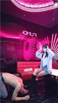 【调教视频】【暴力柚子】KTV被陪酒小妹玩 bf62170