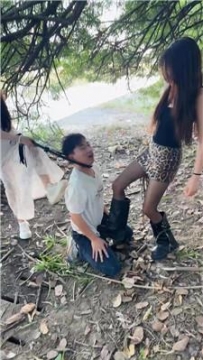 【调教视频】【婉晴大大】户外-多名精神小妹暴揍跟踪狂 bf58672