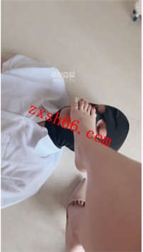 TLZB26151甜恬-美脚虐贱狗深喉踩踏36分