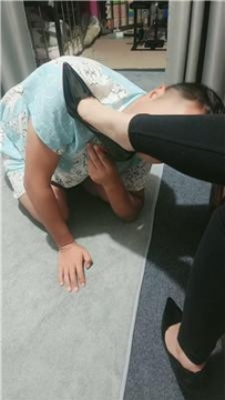 【调教视频】【娜S】寂寞少妇高跟玉足狂舔 JS251017-36