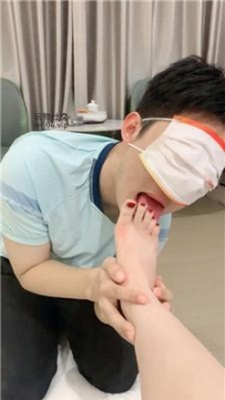 【调教视频】【欣婷】挑战超强裸足深喉 JS241217-13
