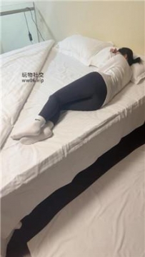 【调教视频】【璎珞】沉浸式品尝原味运动袜/掐乳深喉 bf48054
