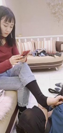 14950【小辣椒女王】强制吸袜兽