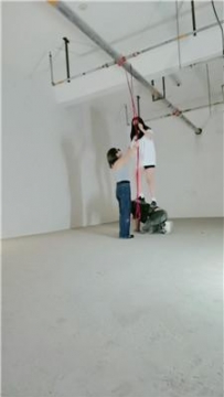 【调教视频】【然然而】双S-地下车库-吊绑暴力虐打【双视角版】JS250725-36