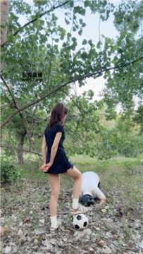 【调教视频】【泡芙】双S户外-足球宝贝踢踹贱狗 JS250521-36