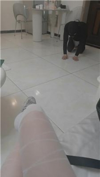 【调教视频】【陶拉大人】白丝诱惑踢踹-体验各种刑具-骑马 bf48736