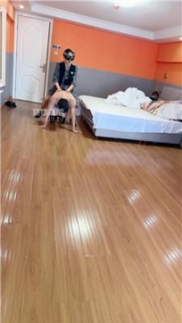 【调教视频】【夫妻主糖糖】骑马碾压踩训化 JS251212-6