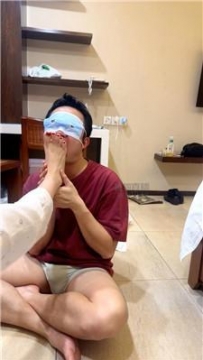 【调教视频】【星星777】开发女友让我舔脚 JS251217-3