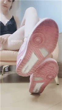 【第一视角】【水蜜樱桃】丝袜羞辱绿帽骚狗    250918-24