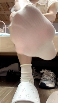 【第一视角】【婉婉】脏鞋白袜裸足    260322-15