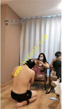TL22549 济南情侣】虐一个会按摩的小贱货45分钟