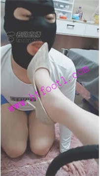 TL20271 夏琳S闺蜜真狠人美手狠打的建构痴傻22分钟