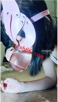 TLZB26305倪小主-调母狗骑马坐脸夹脖窒息圣水舔食36分