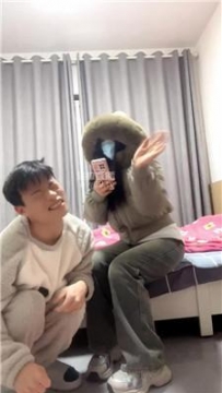 【调教视频】【小宇狗狗】高中生深夜踩哥哥 JS251213-36