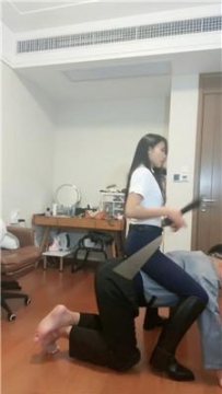 【调教视频】【爱丽丝】骑马骑脖训化 JS250515-23