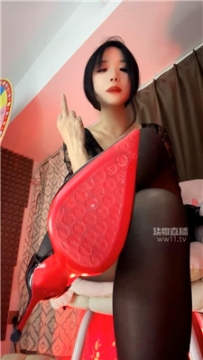 【第一视角】【母狗妈妈】老婆带情人羞辱绿王八    260120-20