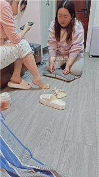 【调教视频】 【是樱樱呀】母狗脚下喂食场 JS260124-19