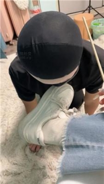 【调教视频】【沐沐大大】强迫舔小白鞋白袜玉足 JS241226-24