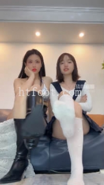 ZB10769 松紫大大2-三个M抢喝处女尿41分钟