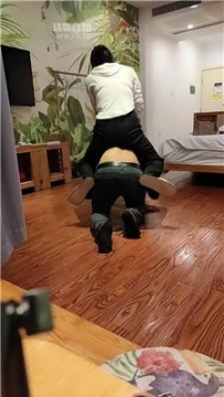 【调教视频】【可乐s】拴铁链-骑马狗爬 JS260316-34