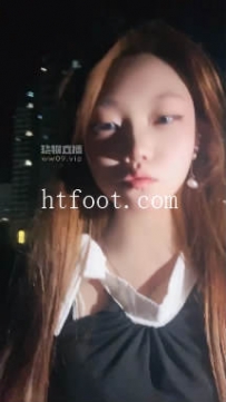 ZB9643 泡泡--户外调狗旁边还有路人14分钟