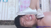 25274 【兔粉粉】小白鞋踢裆踩脑袋