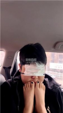 【调教视频】【汝汝】头顶脏鞋-车内恋足舔 JS251214-7