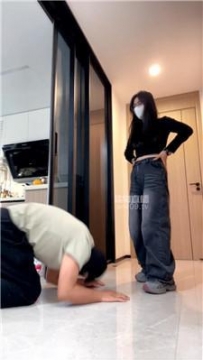 【调教视频】【莎莎】健身女神回家虐家奴【双视角版】 JS251204-23