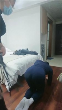 【调教视频】【颜熙】重度鞭打/胯下辱/舔长靴臭脚丫 JS241231-19