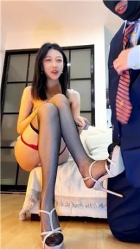 【调教视频】【佳佳】黑丝美腿诱惑西装狗 bf61514