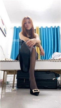 【第一视角】【泡泡】滚进来给主人舔    250727-9