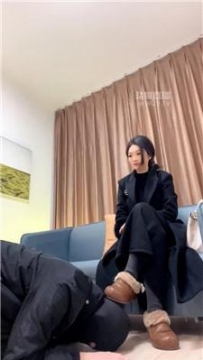 【调教视频】【HLlll】素人S-狠抽耳光 JS251229-2