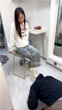 【调教视频】【艾斯】圈养生活-脚深喉-白袜辱 JS260328-27