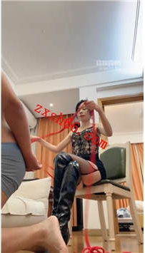 TLZB25667多多-捆绑踩踏坐脸闻脚40分