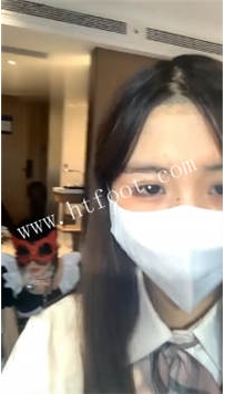 ZB7257【小公主】引导女M舔鞋底深喉喂食洗脚窒息54分钟