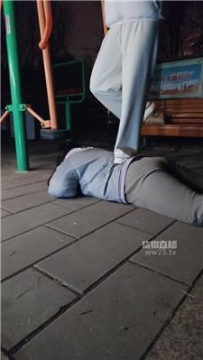 【调教视频】【是樱樱呀】户外踩踏母狗 JS260228-25