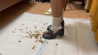 AC3555 丝袜里踩虫