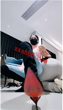 TLZB26306苏大大-黑长靴裸足调胖狗舔脚深喉30分