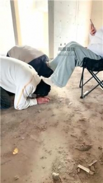 【调教视频】【傲冰】户外工地遛兄弟奴【下】 JS260125-40