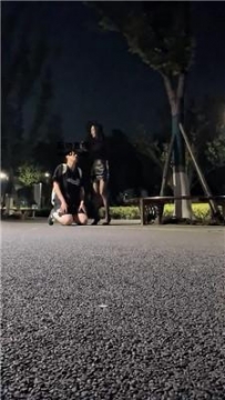 【调教视频】【嘤嘤嘤】高贵女神户外遛狗 bf53552